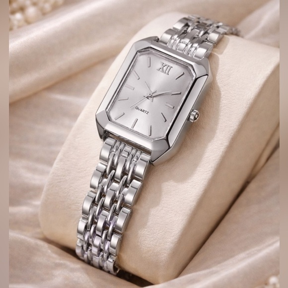 Classic Silver White Quartz Watch — White Dial & Linked Bracelet main image 5